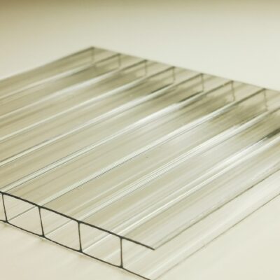 LAMINA TIPO GALLETA/DOB PARED 4 * 8 POLICARB. TRANS. 6MM